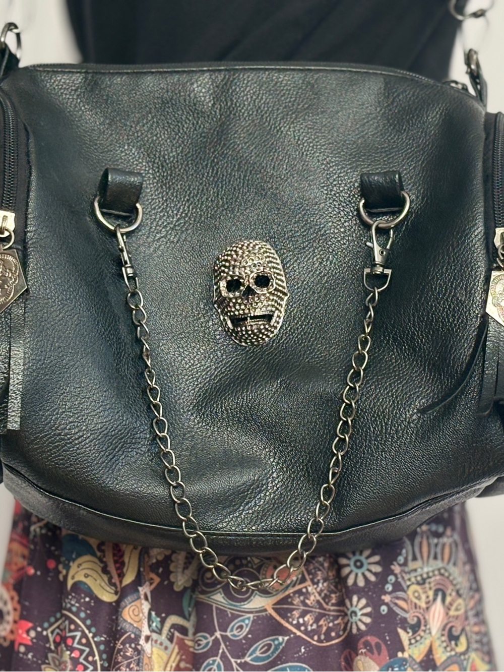 Black Women's Skull-Embellished Shoulder Bag